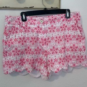 Crown & Ivy Shelby Short in Pink and White Eylet